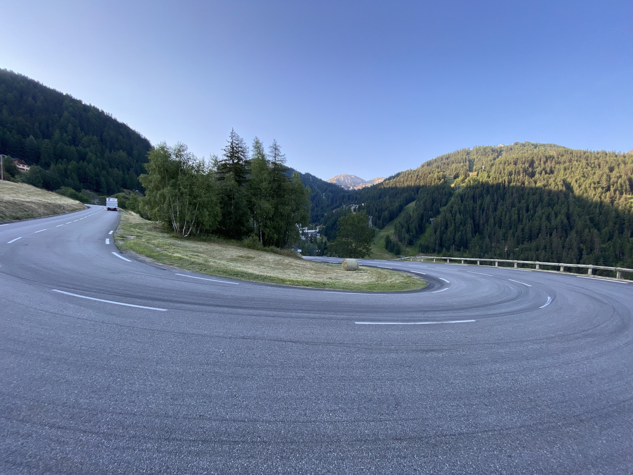 Lacet de la Plagne à 5km de l'arrivée Lacet de la Plagne à 5km de l'arrivée