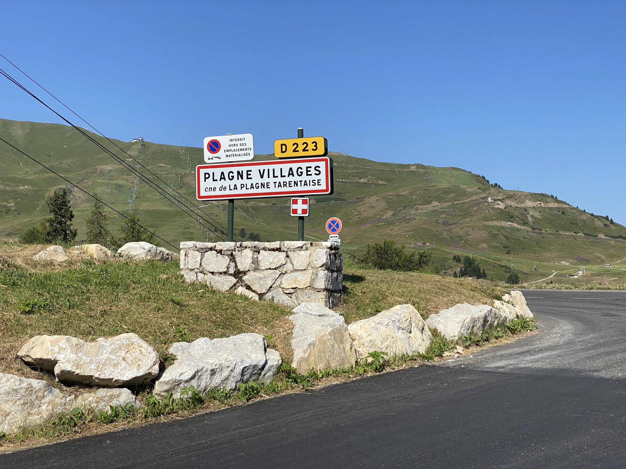 L'arrivée à Plagne Villages marque aussi le sommet de l'étape du Tour 2025 à 2052m d'altitude L'arrivée à Plagne Villages marque aussi le sommet de l'étape du Tour 2025 à 2052m d'altitude